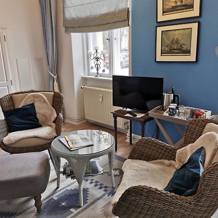 Bed&Breakfast Wagner im Alten Pfarrhaus Neuruppin Exterior foto
