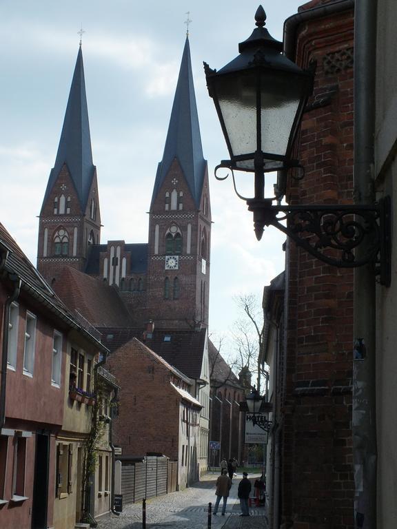 Bed&Breakfast Wagner im Alten Pfarrhaus Neuruppin Exterior foto