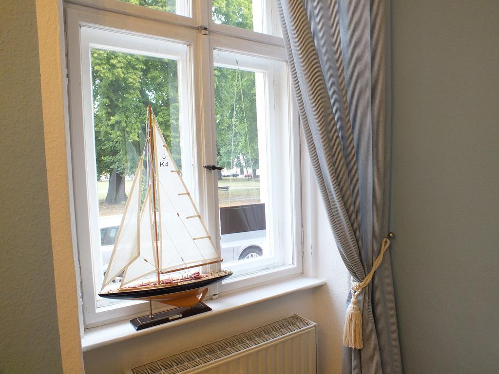 Bed&Breakfast Wagner im Alten Pfarrhaus Neuruppin Exterior foto
